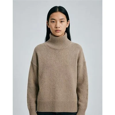 Boxy Camel Turtleneck Cashmire Feel
