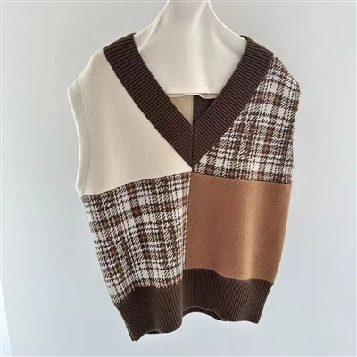Designer Wool Vneck puloverji